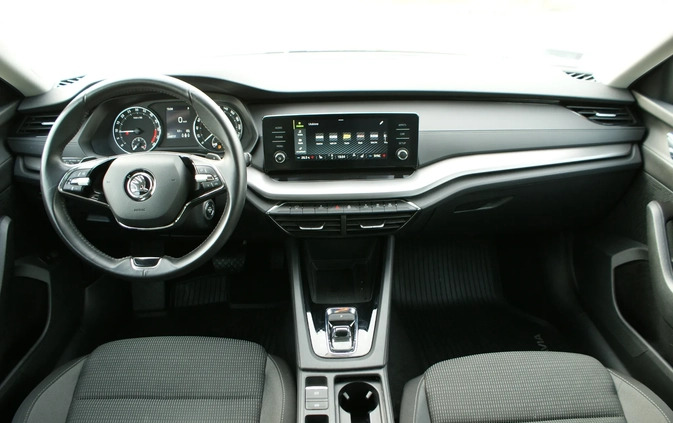 Skoda Octavia cena 89500 przebieg: 104600, rok produkcji 2020 z Brzostek małe 137